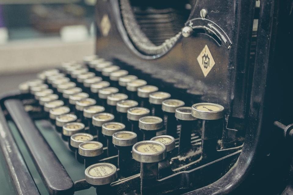 The round keys of an old typewriter